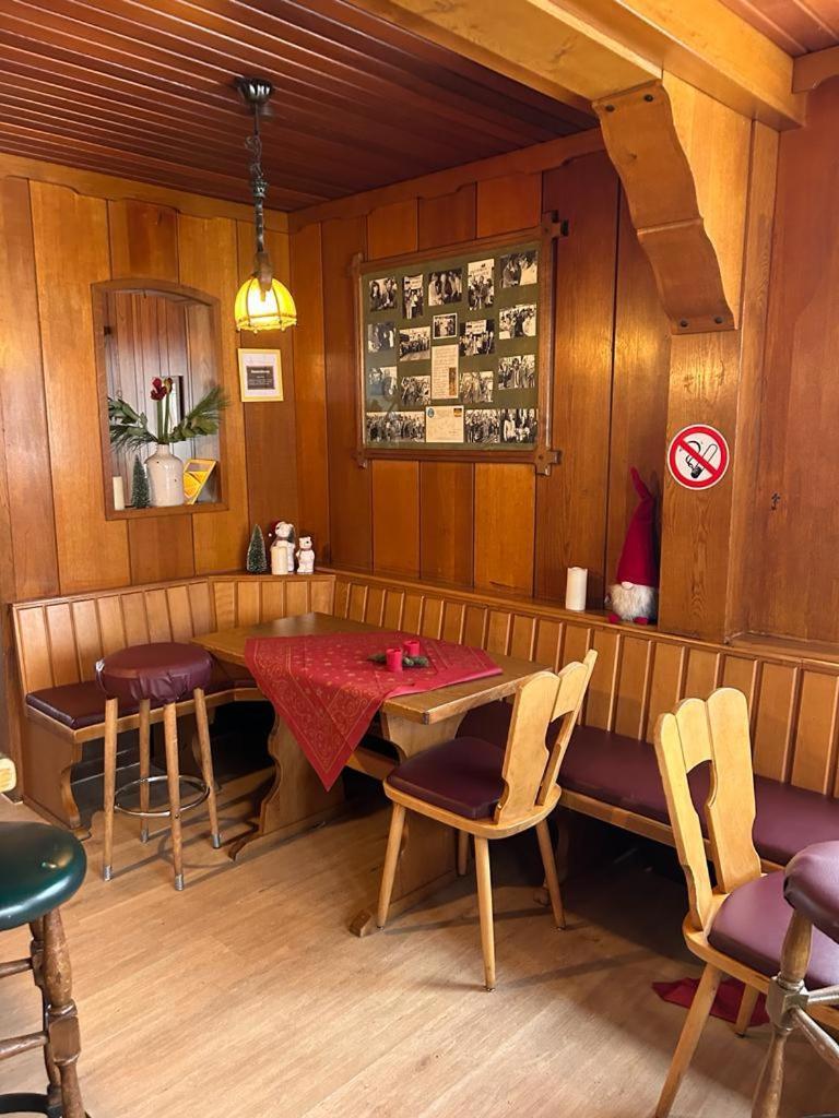 Haus Astenblick In Winterberg Fuer Bis Zu 35 Personen Fuer Wanderveranstaltungen Und Familienfeiern Luaran gambar