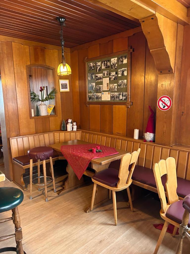 Haus Astenblick In Winterberg Fuer Bis Zu 35 Personen Fuer Wanderveranstaltungen Und Familienfeiern Luaran gambar