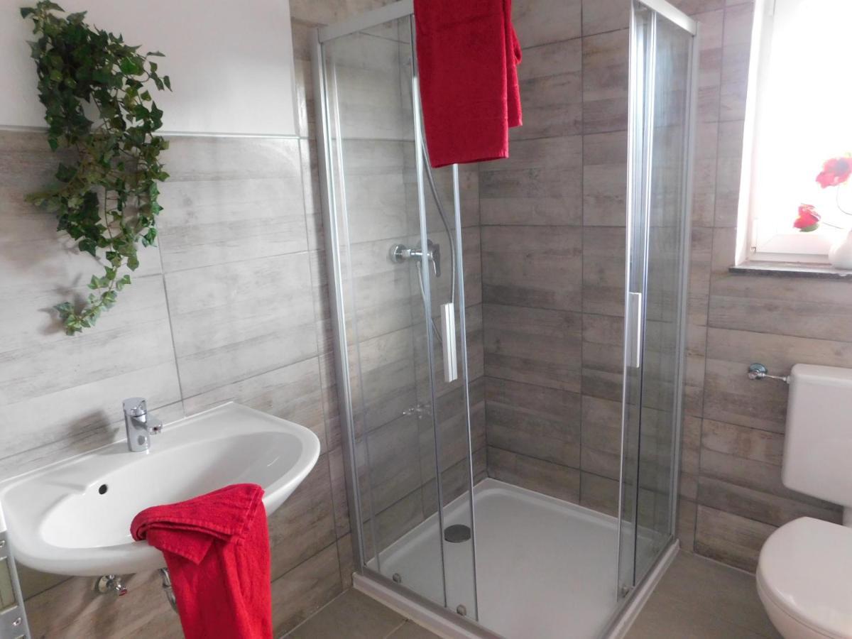 Haus Astenblick In Winterberg Fuer Bis Zu 35 Personen Fuer Wanderveranstaltungen Und Familienfeiern Luaran gambar